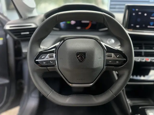 Peugeot e-208 EV Allure 51 kWh 2024 Elektrisch 24