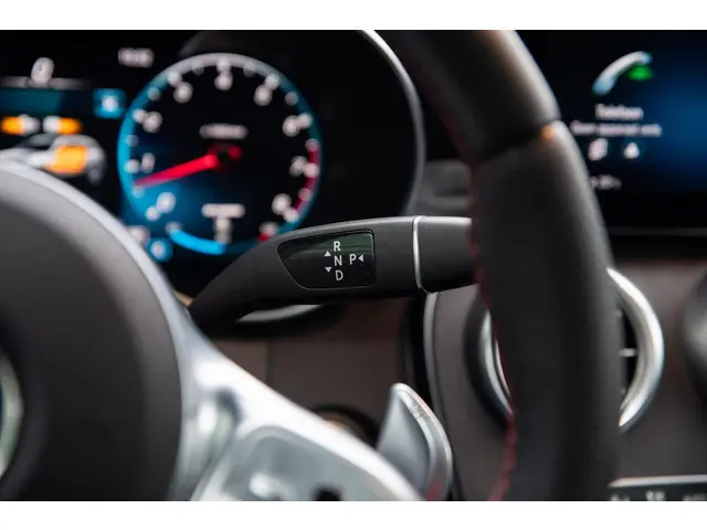 Mercedes-Benz GLC AMG 43 4MATIC Premium 2019 Benzine 24