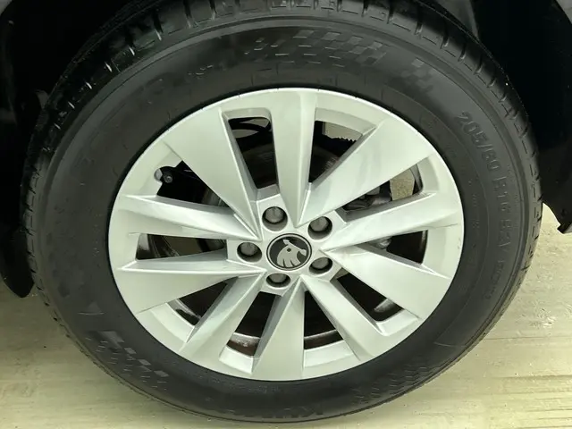 Škoda Kamiq 1.0 TSI Business Edition DSG 2025 Benzine 18