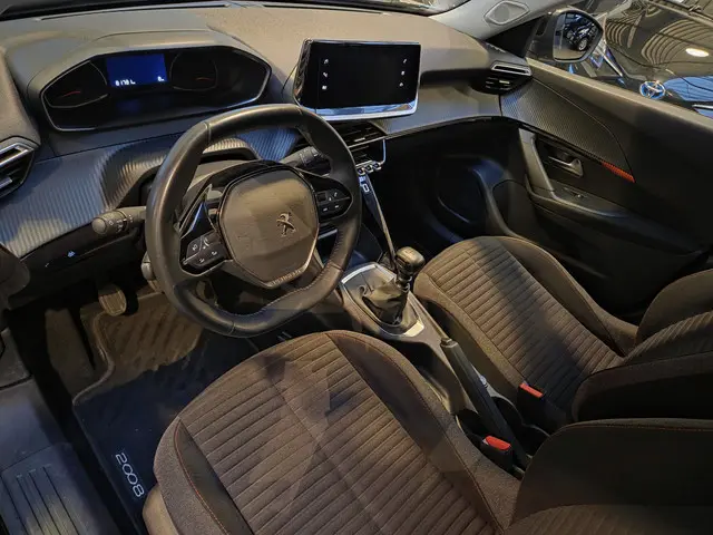Peugeot 2008 1.2 PureTech Active 2022 Benzine 13