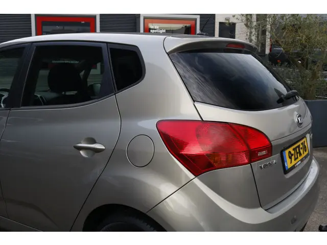 Kia Venga 1.4 CVVT ExecutiveLine 2015 Benzine 9