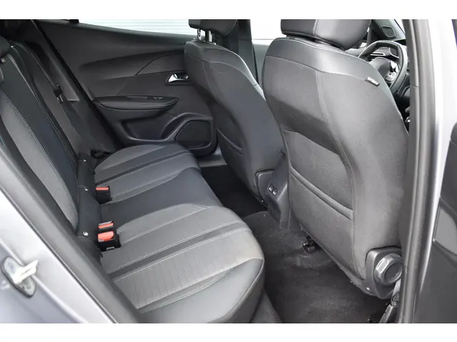 Peugeot 2008 1.2 PureTech Allure Pack 2023 Benzine 17