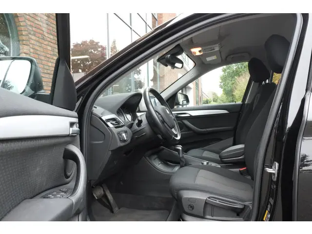 BMW X1 xDrive25e Executive 2020 Hybride Benzine 6