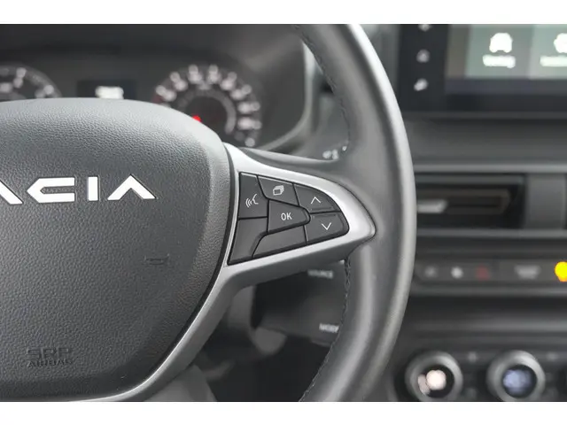 Dacia Jogger TCe 110 Extreme 2025 Benzine 35