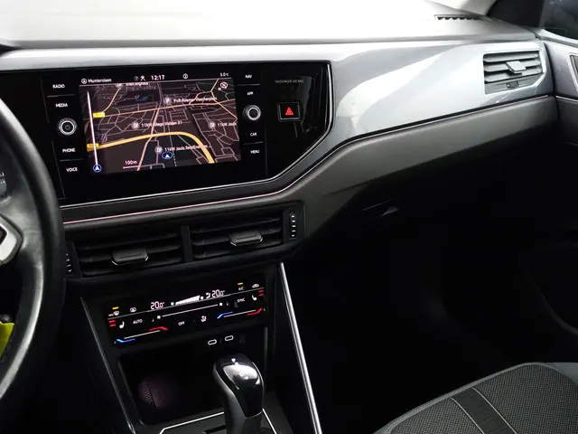 Volkswagen Polo 1.0 TSI R-Line Business Aut- 2022 Benzine 8