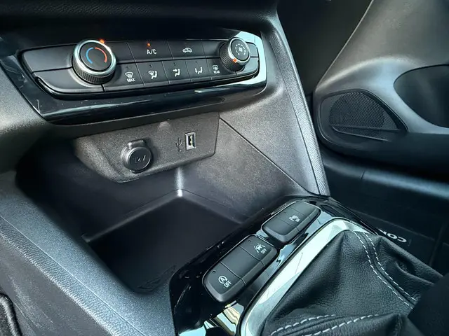 Opel Corsa 1.2 Elegance 2020 Benzine 12