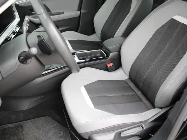 Opel Mokka 1.2 Turbo Elegance 2023 Benzine 13