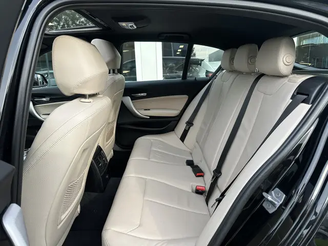 BMW 1 Serie 118i High Executive 2019 Benzine 13