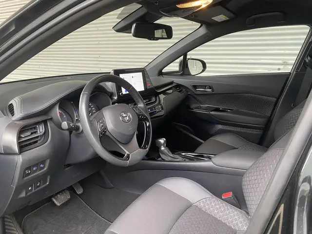 Toyota C-HR 2.0 Hybrid TeamNL 2022 Hybride Benzine 8