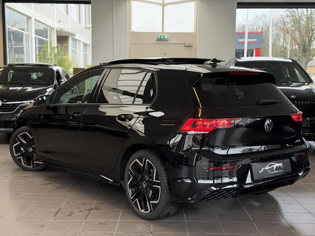 Volkswagen Golf 1.5 R Line 2025 Hybride Benzine 13