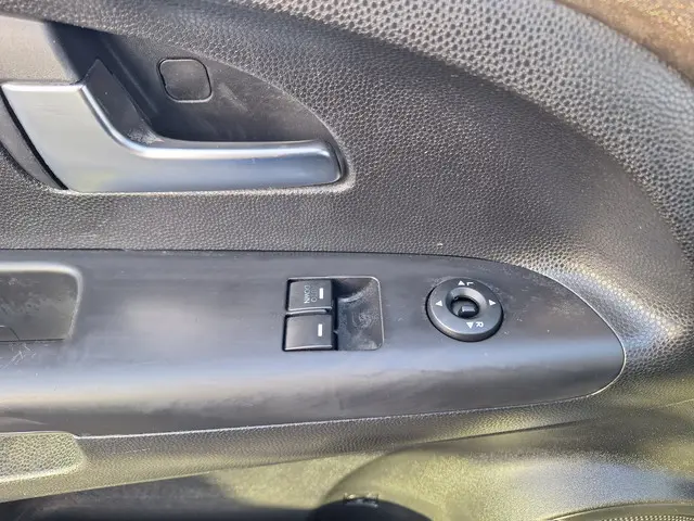 Kia Venga 1.4 CVVT First Edition (trekhaak) 2015 Benzine 18