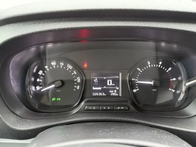 Toyota ProAce Compact 1.5 D-4D Cool Comfort 2021 Diesel 24