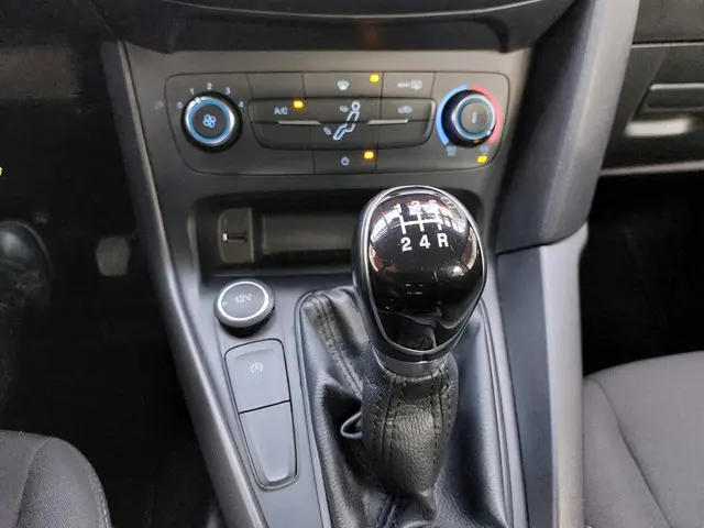 Ford Focus 1.0 Trend 2016 Benzine 26