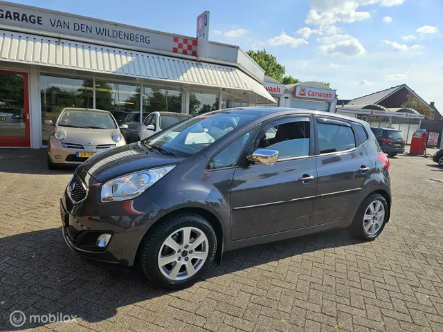 Kia Venga 1.6 CVVT World Cup Edition 2014 Benzine 2