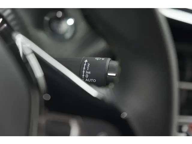 Peugeot 208 PureTech 100 GT 2024 Benzine 33