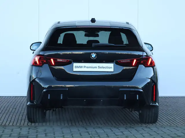 BMW 1 Serie 120 M Sport Design Edition 2025 Benzine 10