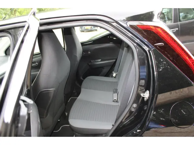 Toyota Aygo 1.0 VVT-i x-joy 2020 Benzine 14