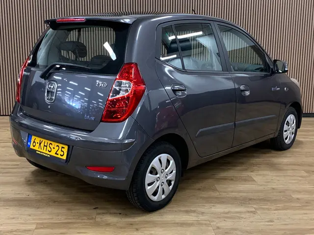 Hyundai i10 1.0 Black pack|Airco| 2013 Benzine 4