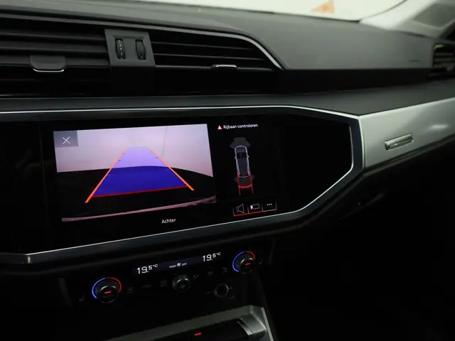 Audi Q3 35 TFSI Business Edition 2021 Benzine 10