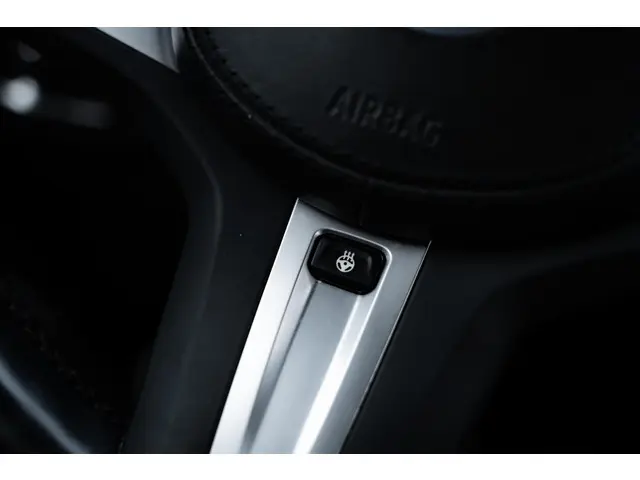 BMW X4 xDrive20i High Executive 2022 Benzine 28