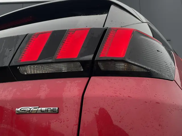 Peugeot 3008 1.2 PureTech GT Line 2017 Benzine 6