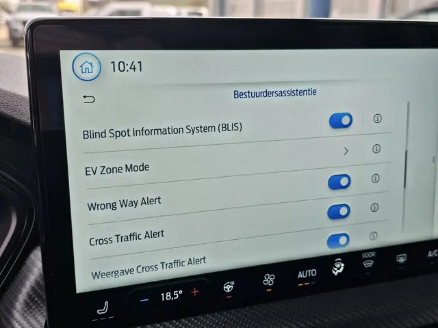 Ford Kuga 2.5 PHEV ST-Line X 2025 Hybride Benzine 28