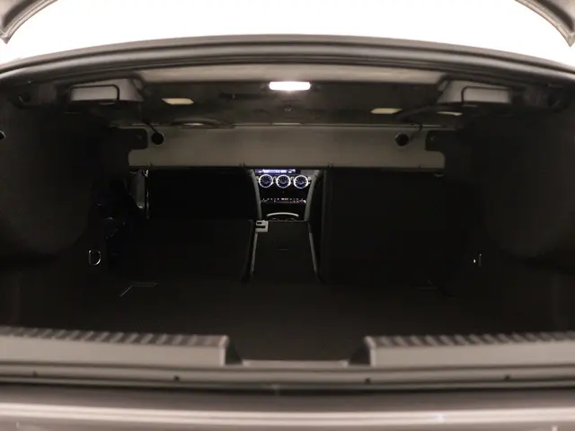 Mercedes-Benz CLA 180 AMG Line 2024 Hybride Benzine 31