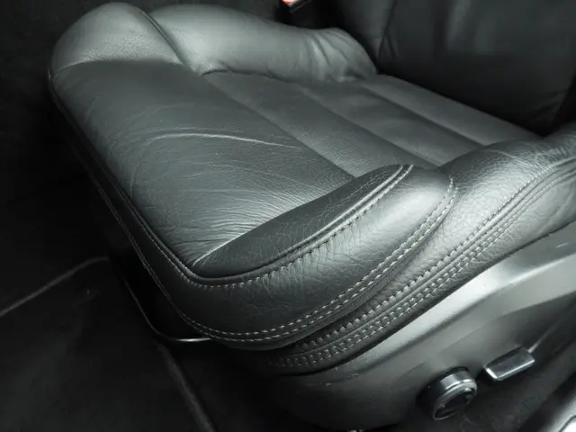 Volvo V60 2.0 B4 MHEV diesel R-Design 2021 Diesel 38