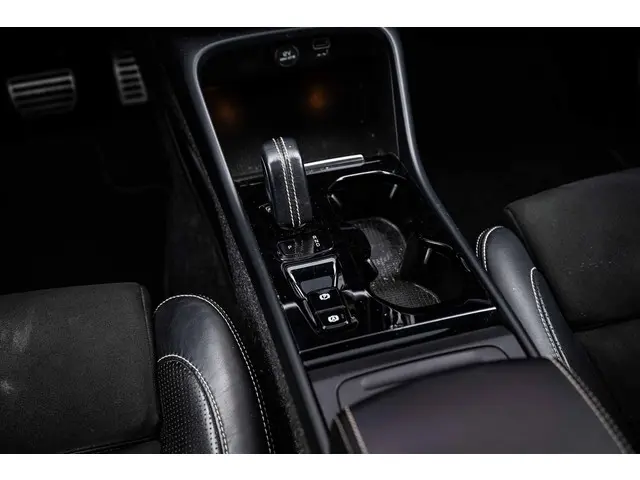 Volvo XC40 2.0 T4 R-Design 2019 Benzine 14