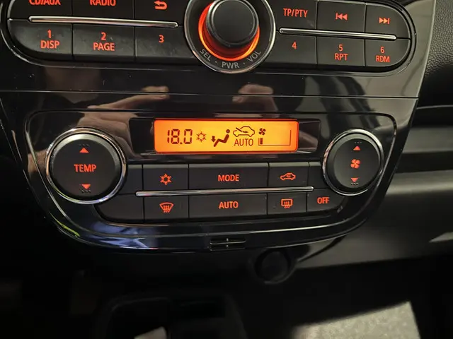 Mitsubishi Space Star 1.0 Intense 2015 Benzine 11