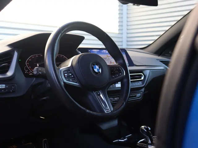 BMW 2 Serie Gran Coupé 220i 2023 Benzine 26