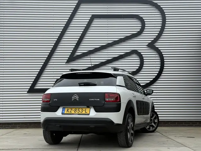 Citroën C4 Cactus 1.2 PureTech Shine 2016 Benzine 3