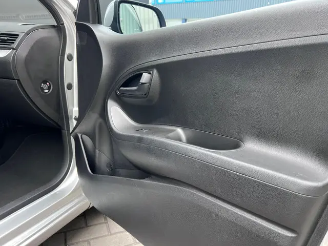 Kia Picanto 1.0 CVVT ISG Comfort Pack 2013 Benzine 36