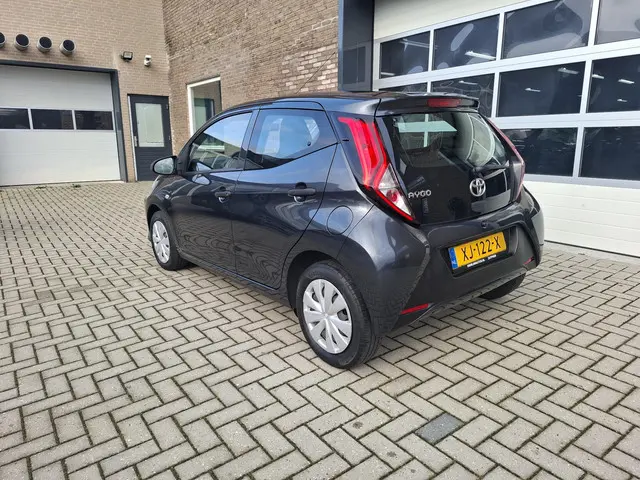 Toyota Aygo 1.0 VVT-i x-fun 2019 Benzine 20