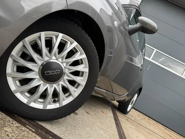 Fiat 500C 1.0 Hybrid Dolcevita 2022 Benzine 10