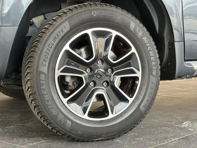 Dacia Duster 1.2 TCe 4x2 Blackshadow 2017 Benzine 31