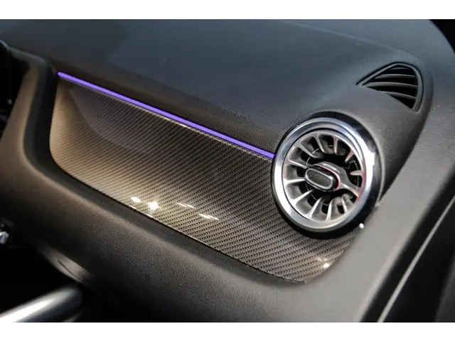 Mercedes-Benz GLA 250 e AMG Line 2021 Hybride Benzine 35