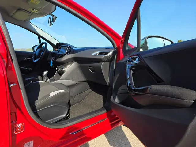 Peugeot 208 1.2 PureTech Style 2015 Benzine 9