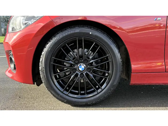 BMW 1 Serie 118i Executive 2018 Benzine 5