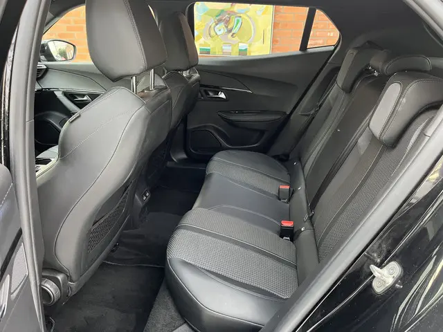 Peugeot e-2008 EV GT 50 kWh 2021 Elektrisch 9