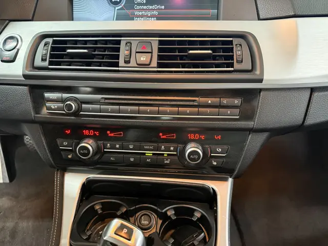 BMW 5 Serie 520i High Executive 2012 Benzine 19