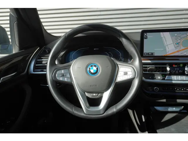 BMW X3 xDrive30e 2022 Hybride Benzine 7