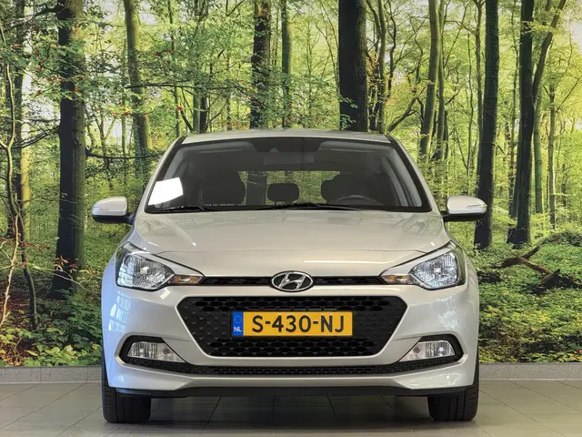 Hyundai i20 1.4 Business Edition 2018 Benzine 2