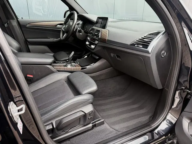 BMW X3 xDrive20i M-sport / pano / HUD / tr.hk / H&K 2020 Benzine 33