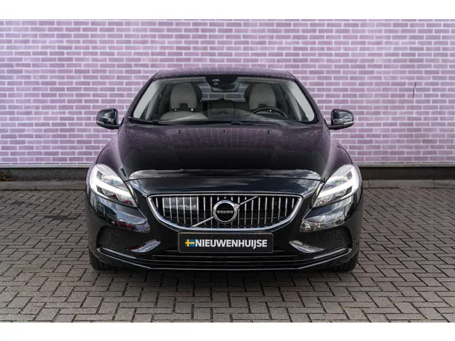 Volvo V40 2.0 T2 Inscription 2017 Benzine 2