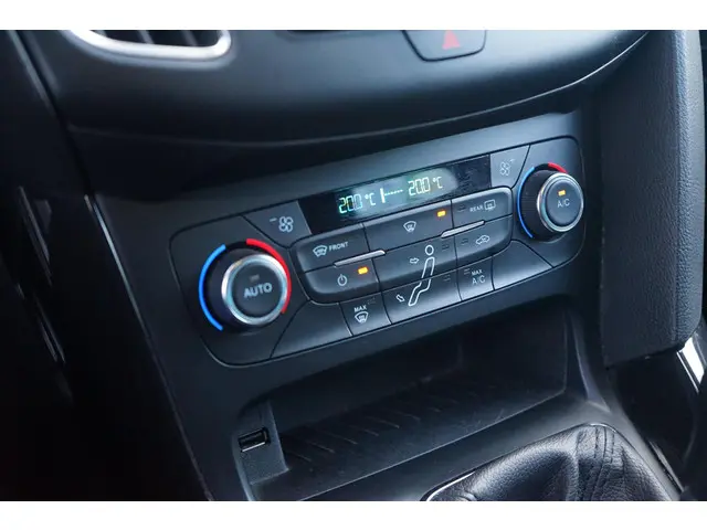 Ford Focus Wagon 1.0 EcoBoost Titanium 2016 Benzine 15