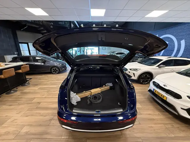 Audi Q5 50 TFSI e S edition 2022 Hybride Benzine 8