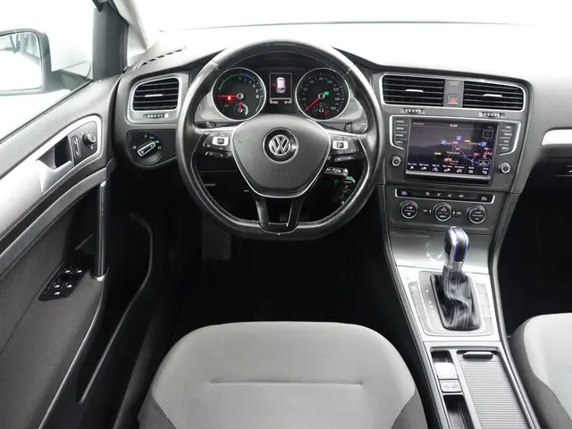 Volkswagen e-Golf Highline Aut- 2016 Elektrisch 6