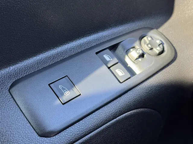 Peugeot Partner 1.5 BlueHDi 130 EAT8 S&S L1 2023 Diesel 34