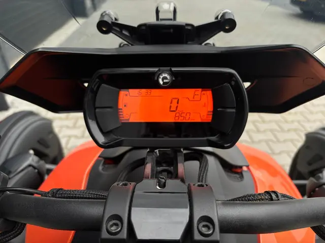 Can-Am Ryker Tour 900 2021 Benzine 6